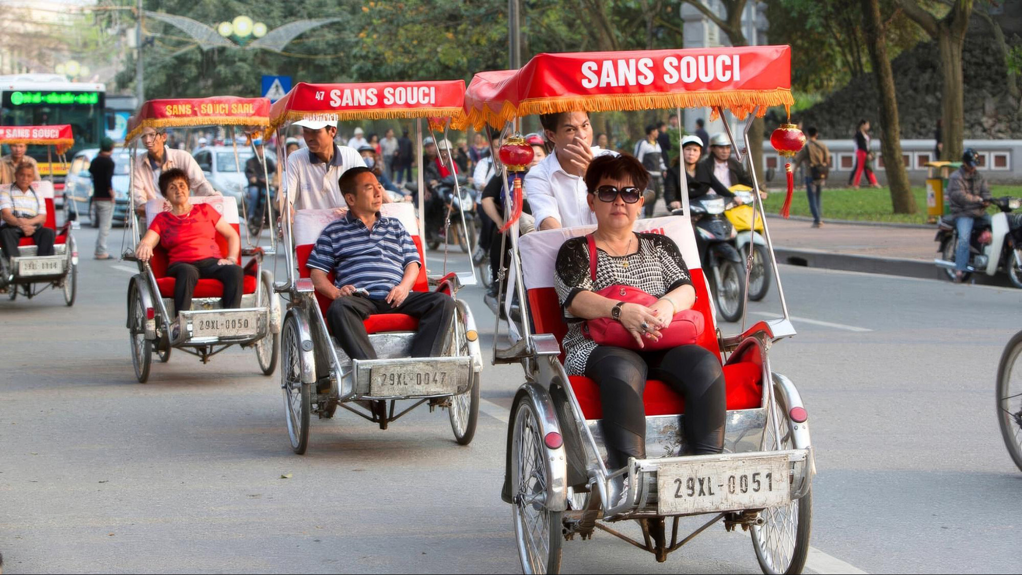 Enjoy the beauty of the Old Quarter on a relaxing cyclo ride