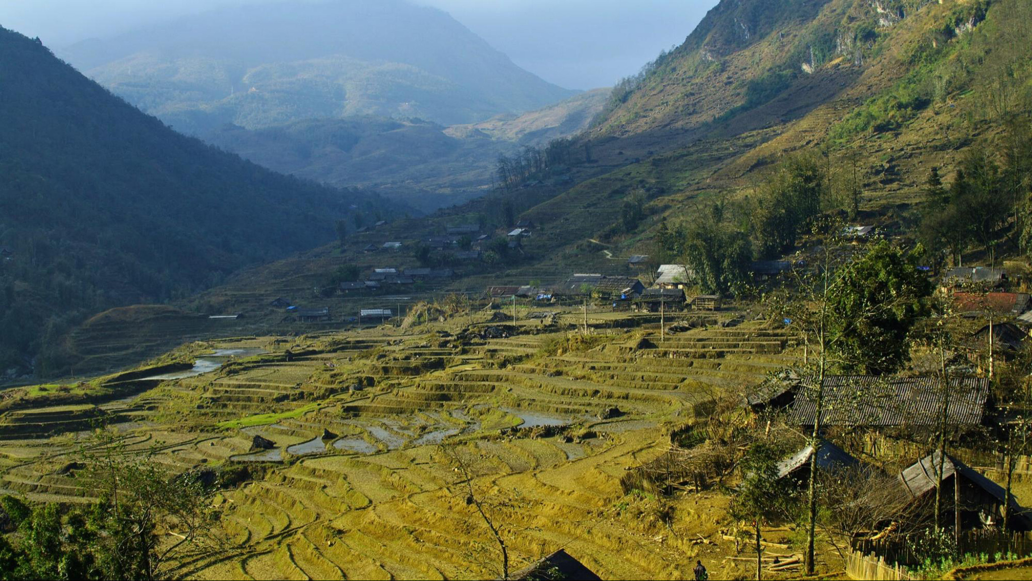 Immerse in stunning mountain and rice terrace views at Sin Chai Village