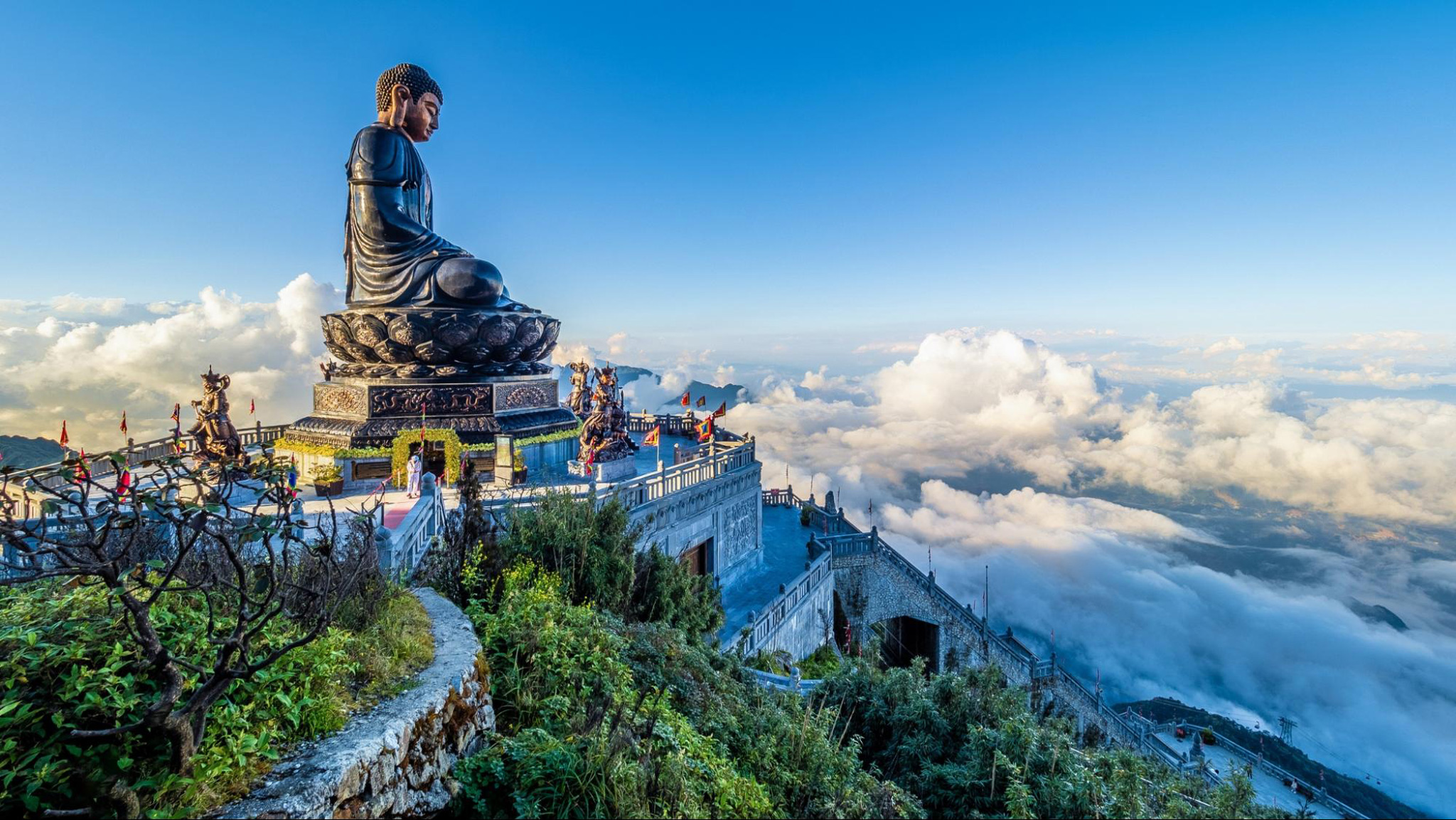 Conquer Mount Fansipan - the rooftop of Indochina