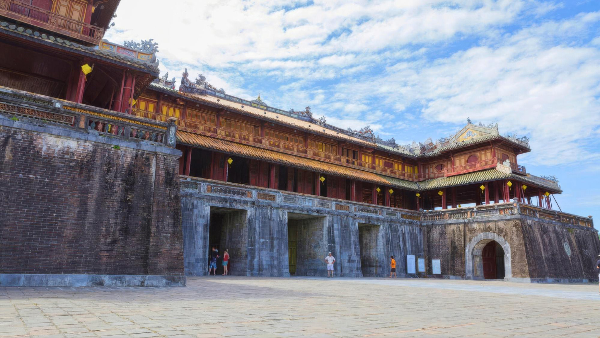 Explore the grandeur of Hue Imperial Citadel