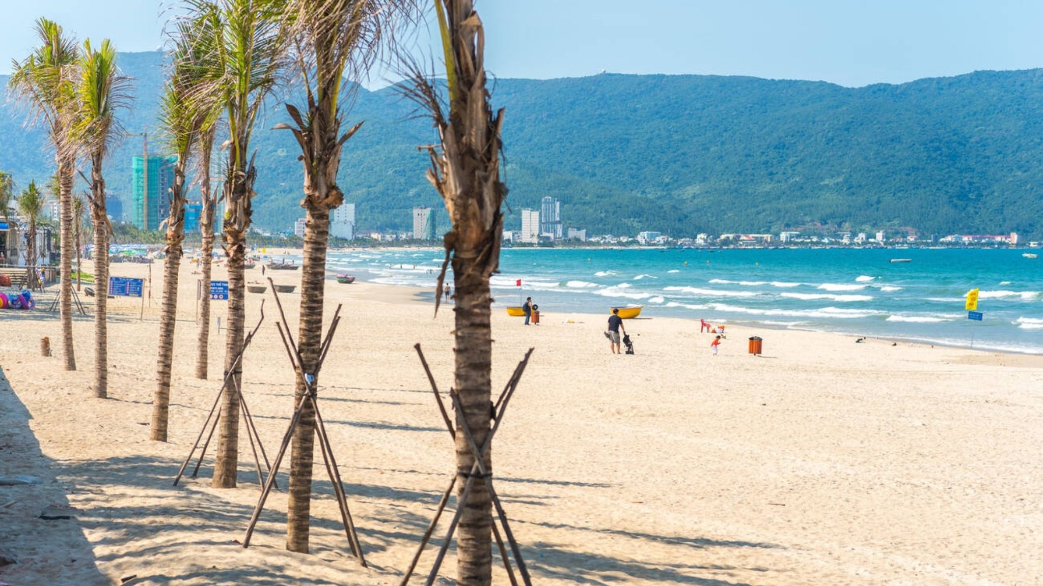 My Khe Beach In September Is Quiet And Perfect For Swimming And Enjoying The Scenery