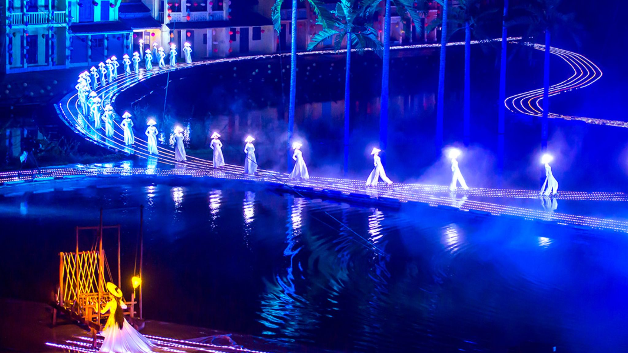 Hoi An Memories Show Features Stunning Visuals And A Riverside Stage