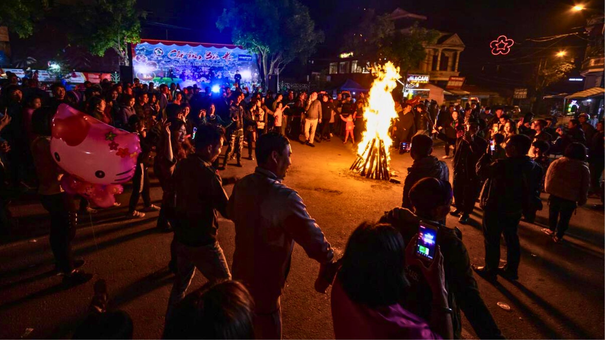 Or you can join the vibrant atmosphere at Sapa night market