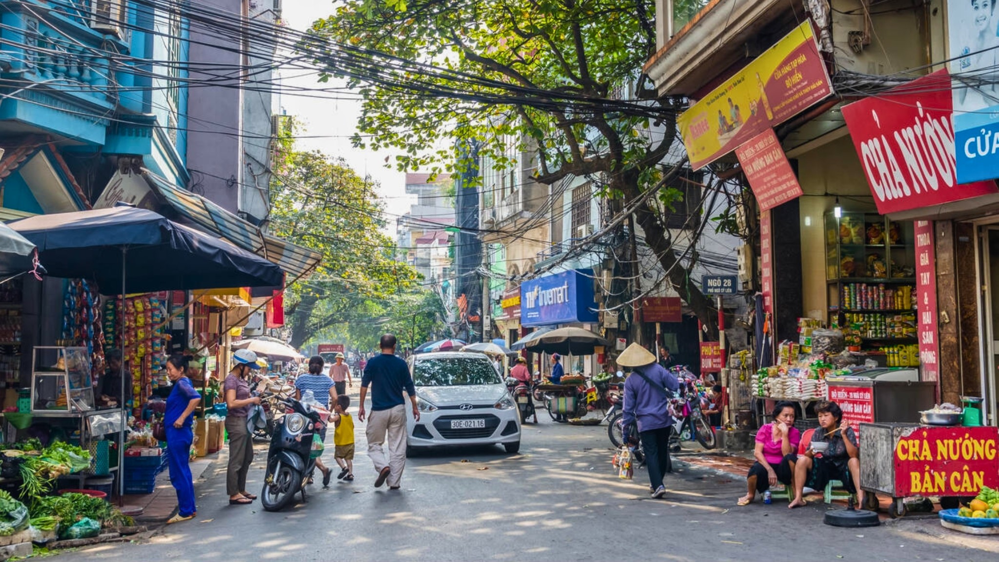 Hanoi&rsquo;s comfortable October weather makes it ideal for experiencing the city&rsquo;s peaceful yet vibrant local life
