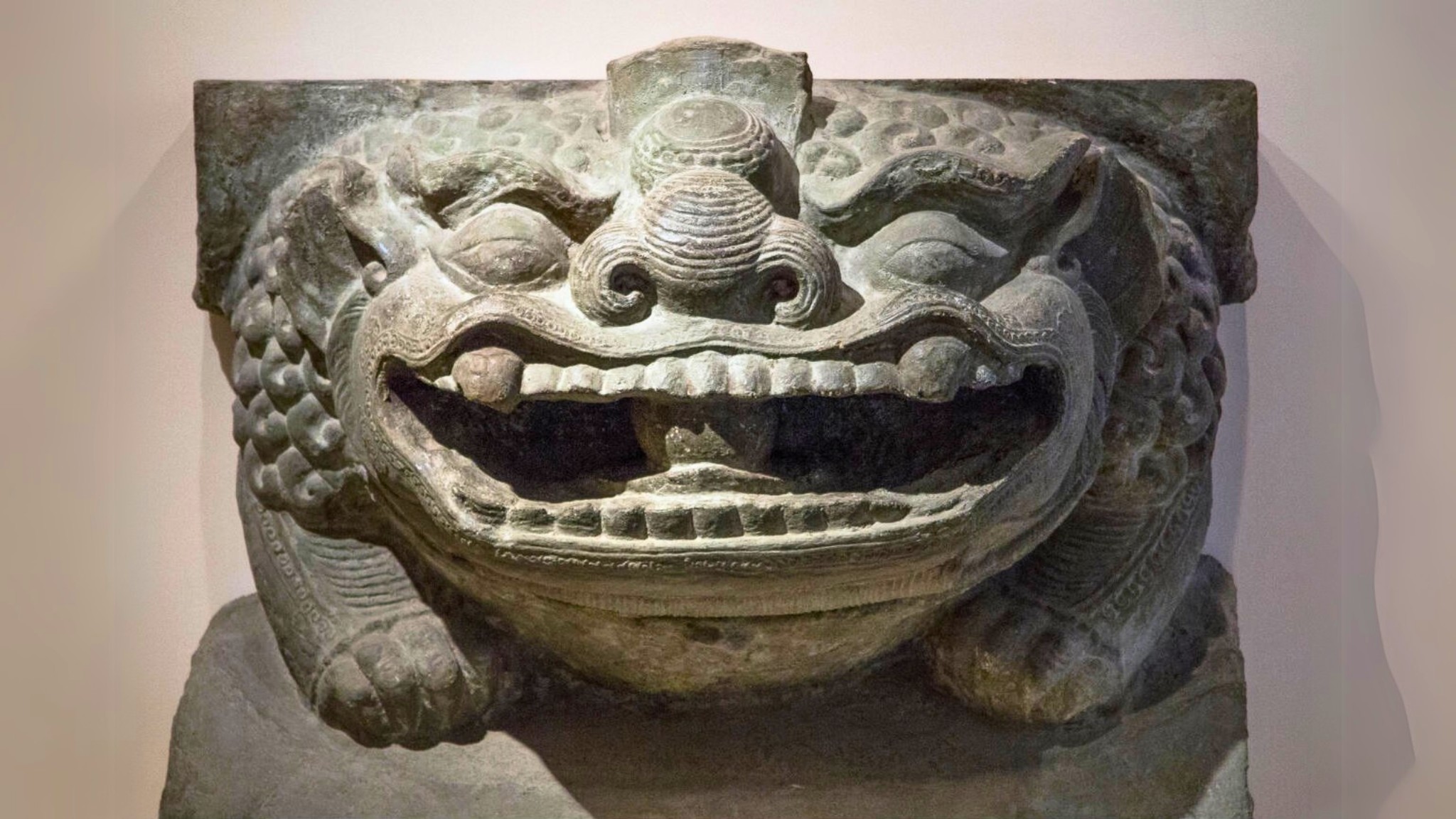 The lion statue at the Vietnam Fine Arts Museum reflects traditional craftsmanship and cultural symbolism