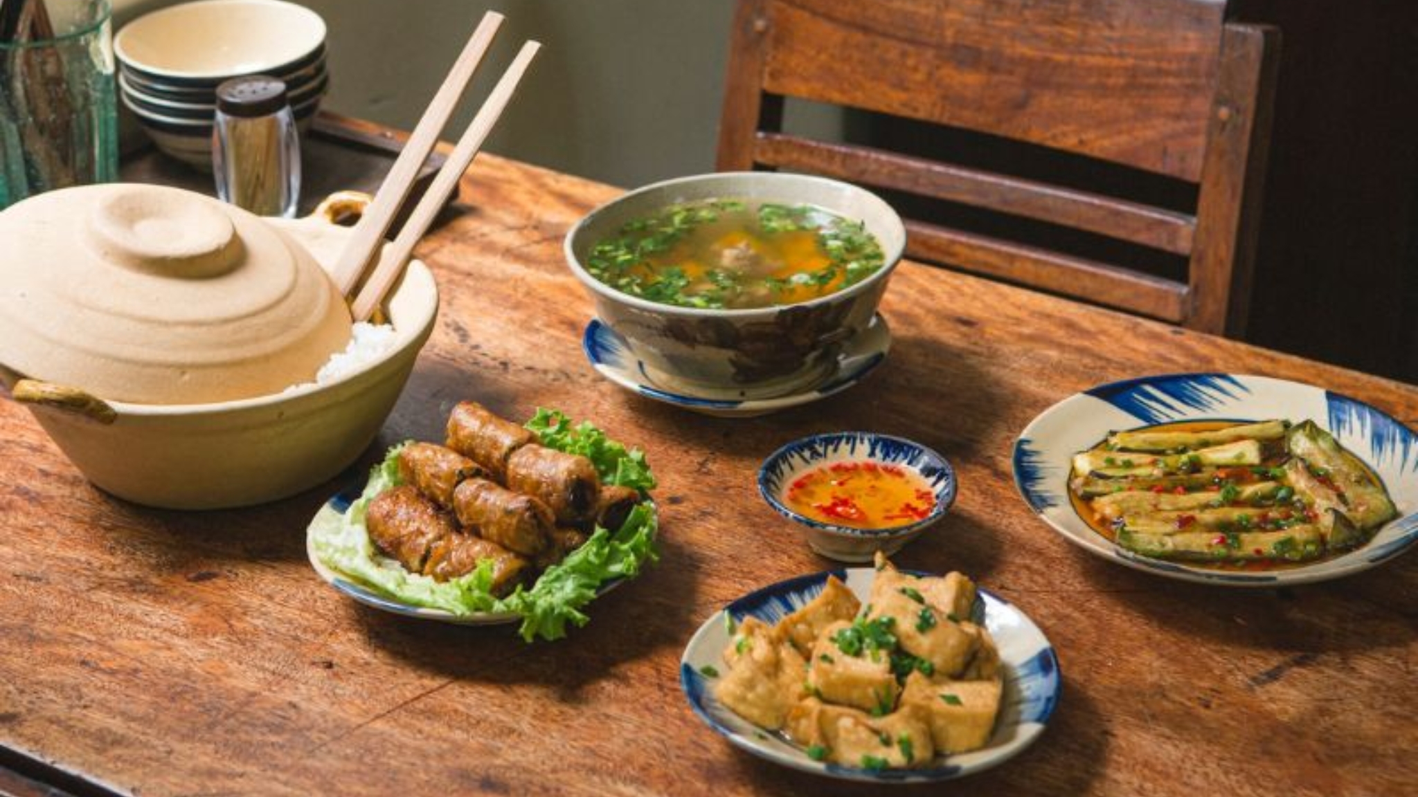 A Familiar Rice Tray Found In Every Traditional Vietnamese Family Meal