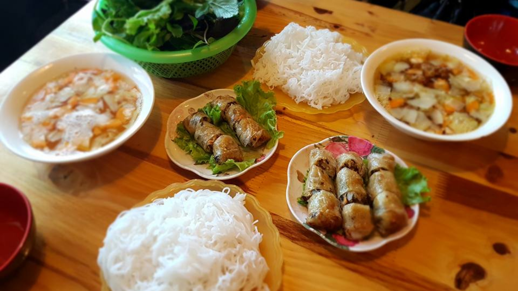 Traditional Bun Cha With Rice Noodle, Seafood Spring Rolls And Dipping Sauce