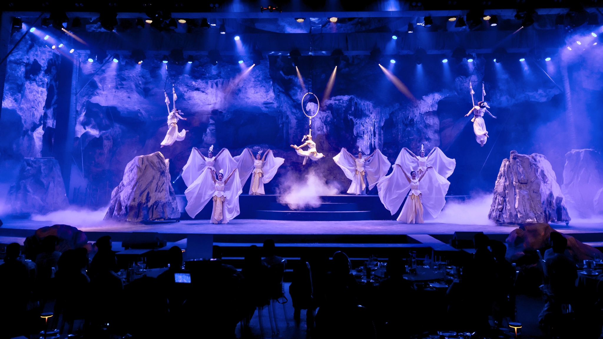 #1 Dragon Pearl Cave Performance