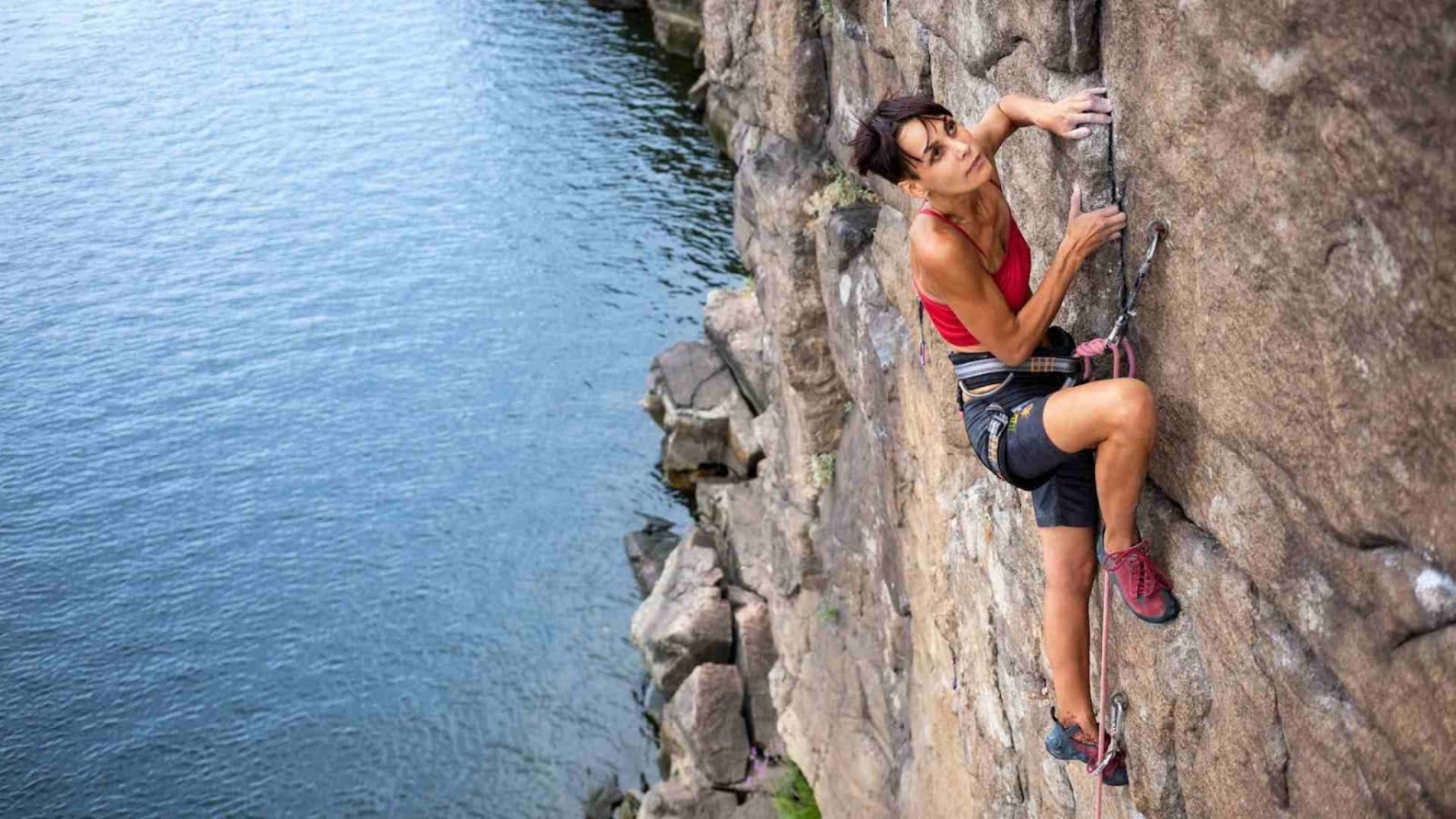 Go Rock Climbing In Halong Bay In March