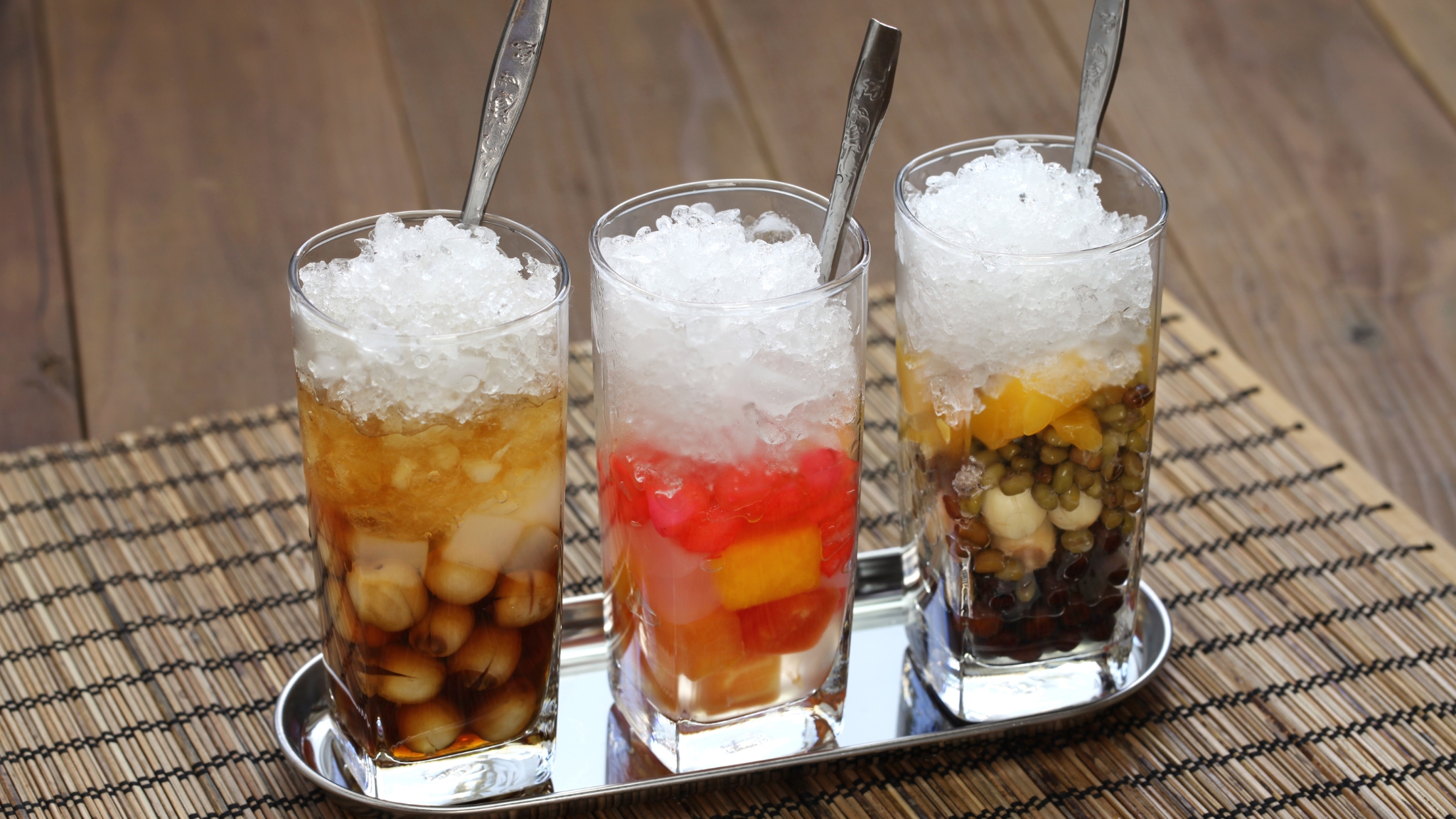 Che Thap Cam (Mixed Sweet Dessert Soup) A Must Try Local Specialities