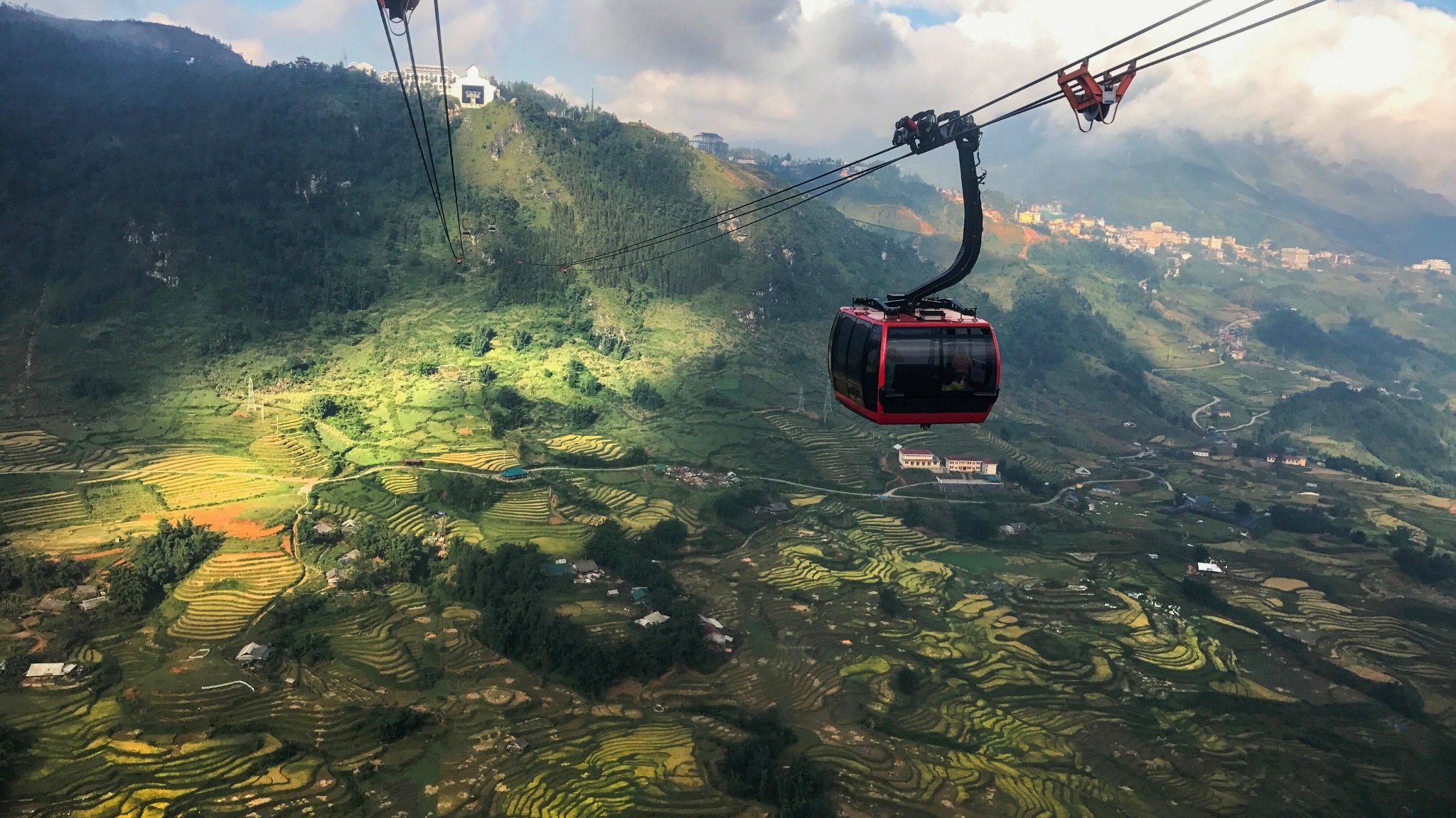 Enjoy Poetic Scenery Of Sapa During The Journey