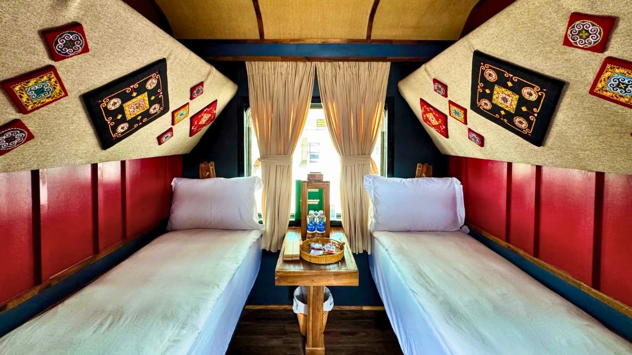 The night train from Hanoi to Lao Cai offers a comfortable transfer