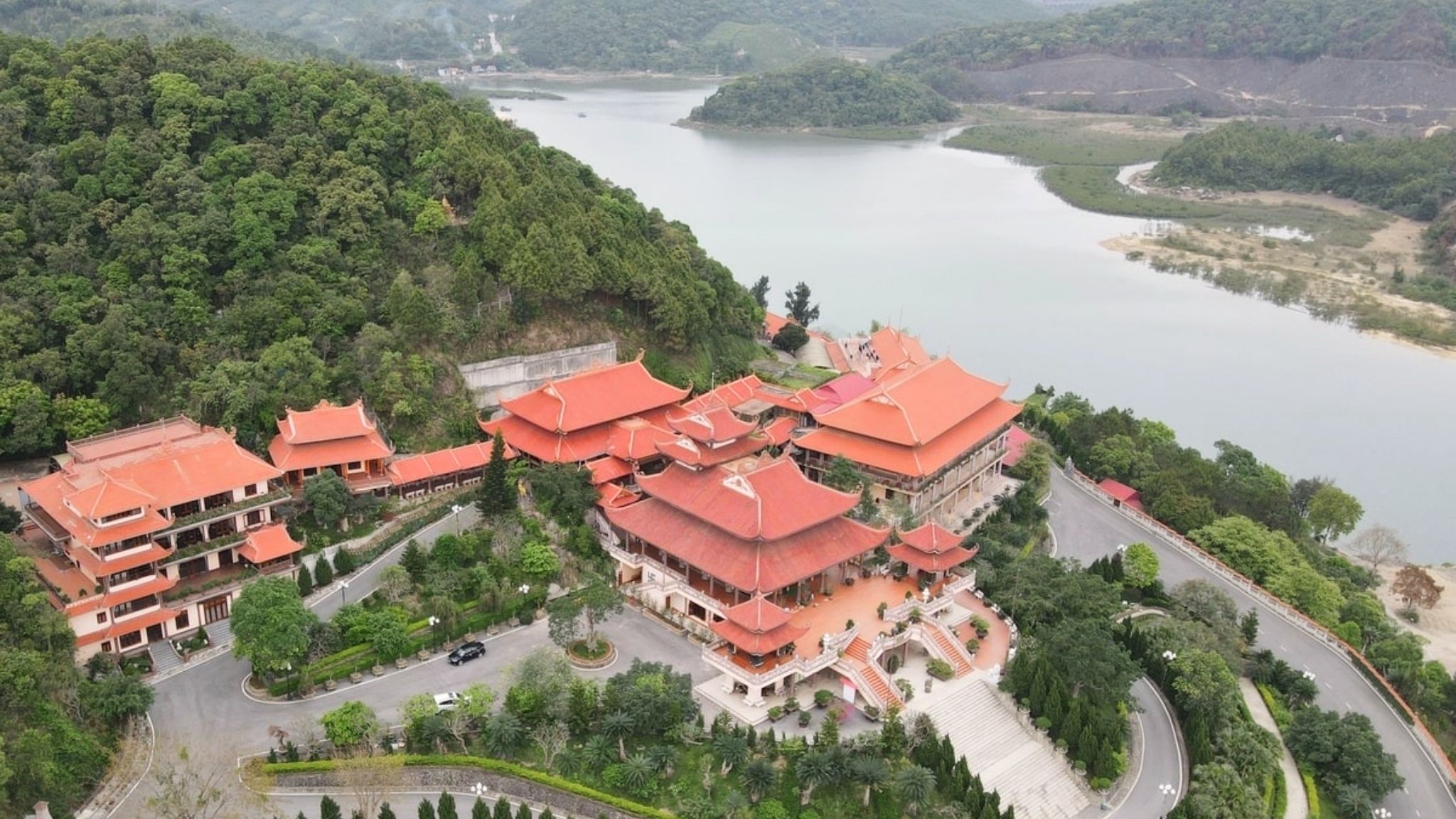 Experience the Spiritual Beauty of Cai Bau Pagoda