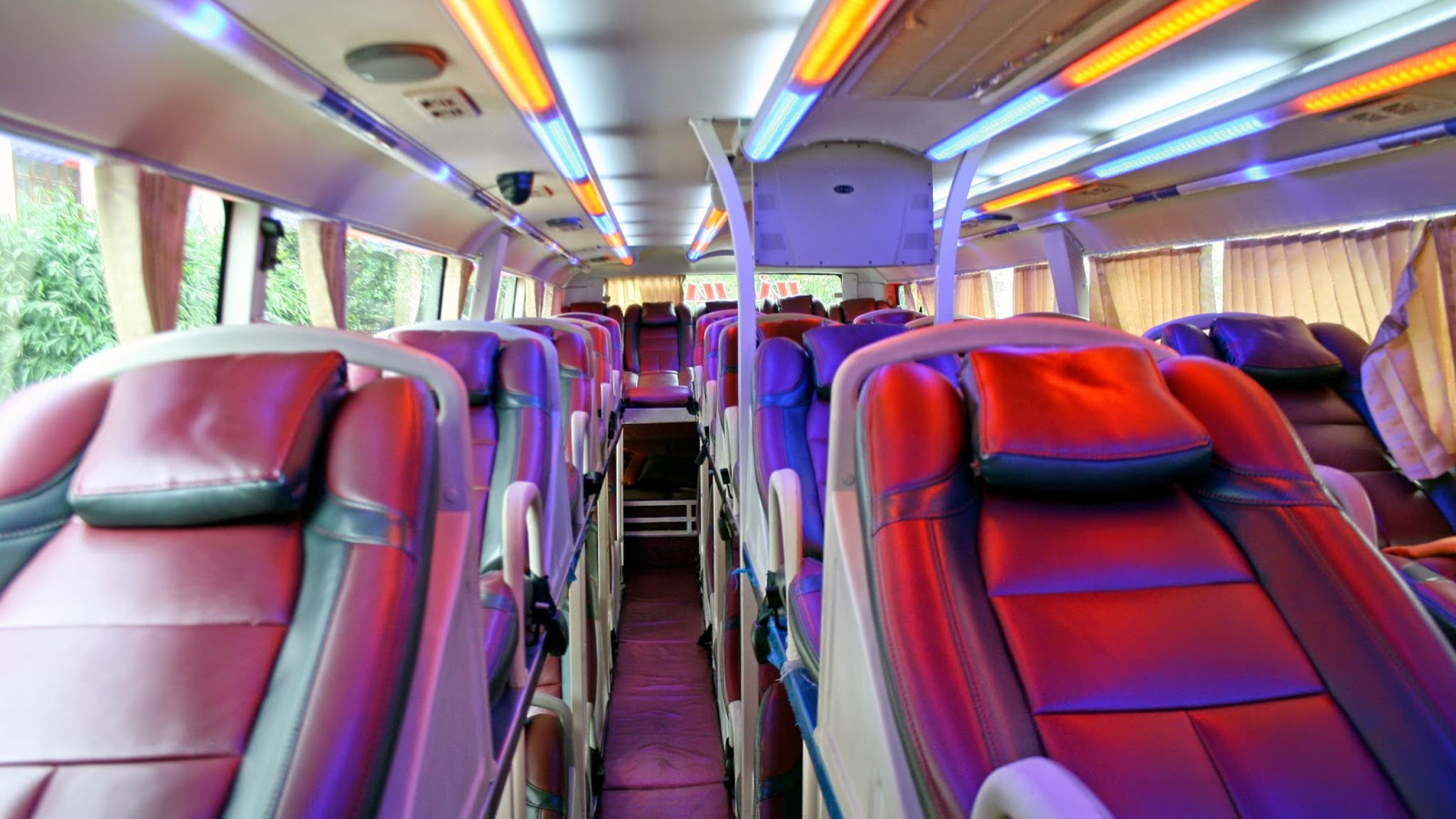 Hanoi to Halong Bay public bus interior (Hung Duc Ket Doan) 