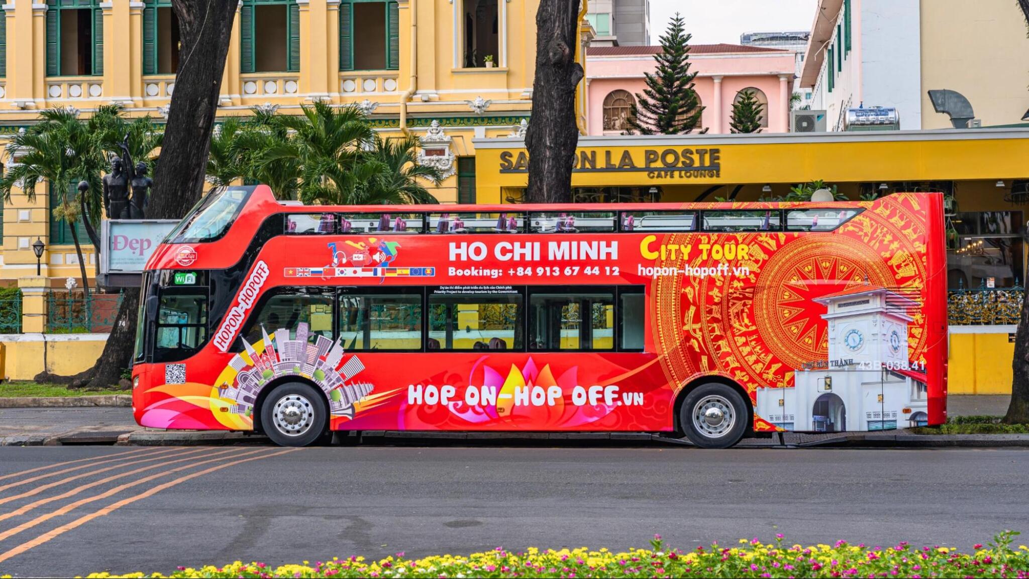 Hop On Hop Off bus tour to see your favorite sights