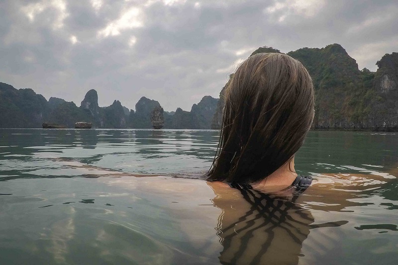 Halong Bay swimming tips