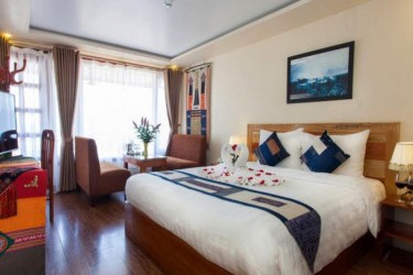 Sapa Centre Hotel - Deluxe Double or Twin Room with Mountain View