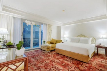 Apricot Hotel - Canvas