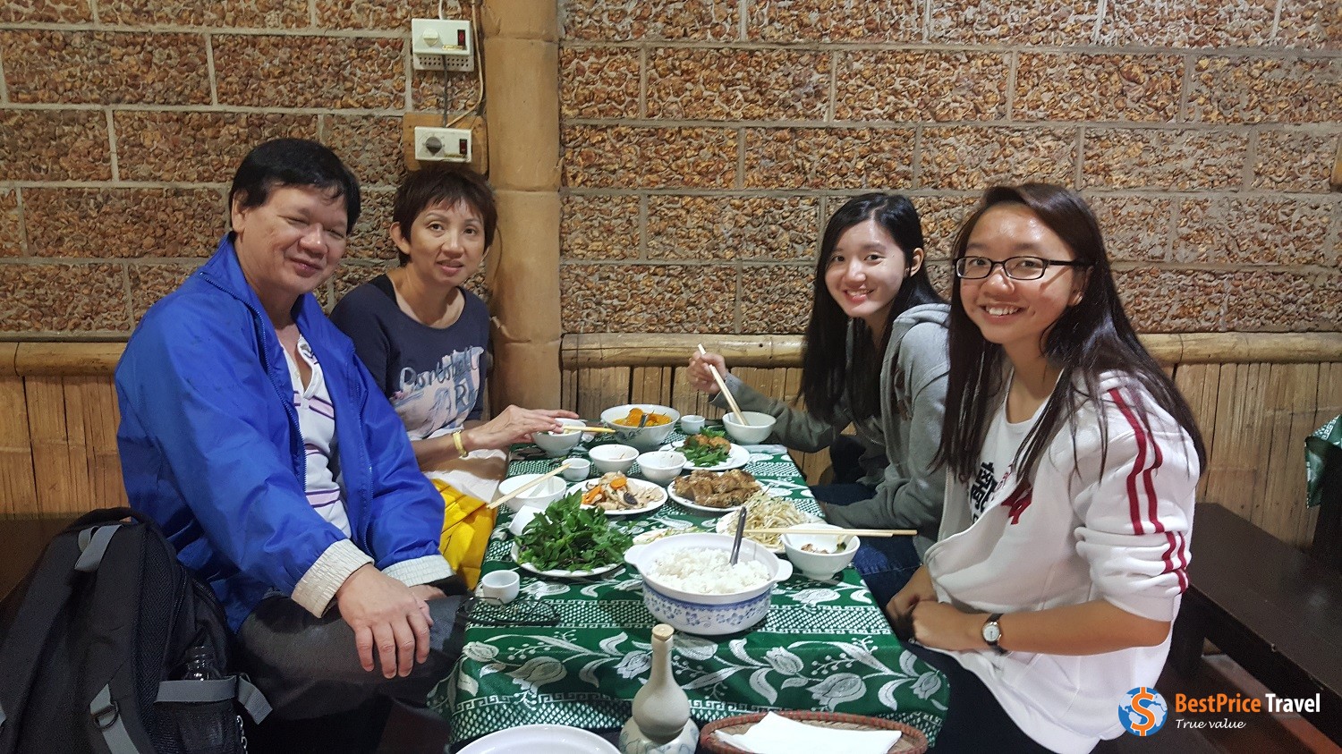 Duong Lam Tour