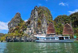 Bai Tu Long Cruise
