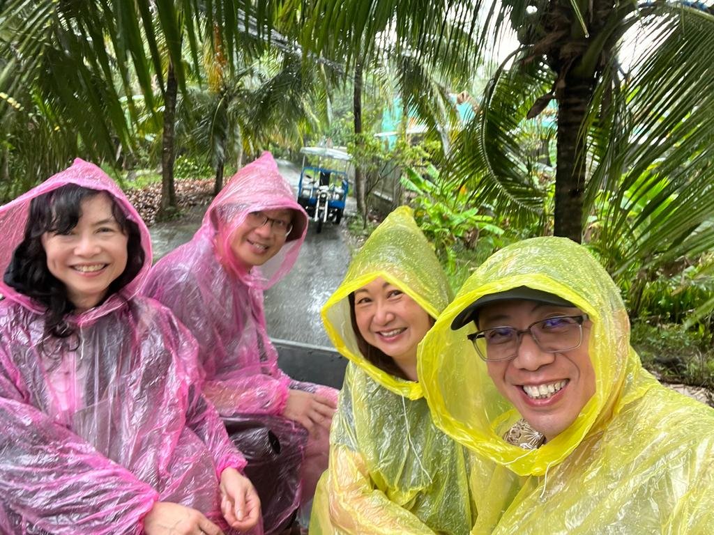 Mekong trip under the rain