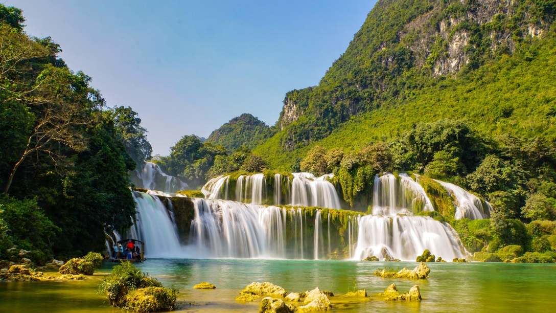 Rivers & Waterfall Escapes