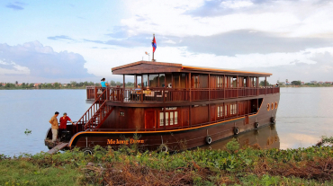 Neang Neakii Cruise Downstream 4 Days: Siem Reap - Phnom Penh
