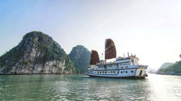 Dragon Pearl Junk 3 Days 2 Nights