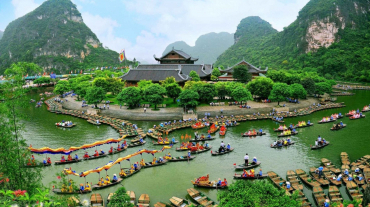 Full-day Motorbike Trip from Hanoi to Hoa Lu - Tam Coc