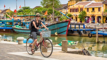 Hoi An Evening Food Tour by Bike