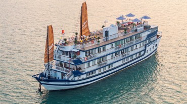 Signature Royal Cruise 3 Days 2 Nights