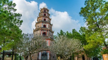 Imperial Indulgence: Luxury Tour in Hue 3 days