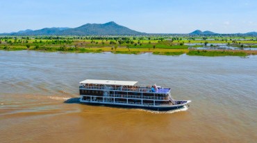 Toum Tiou II Cruise Downstream 9 days: Siem Reap - Saigon