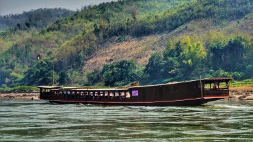Shompoo Cruise Upstream 2 days: Luang Prabang - Huay Xai