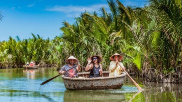 Sunrise Paddle & Local Life in Cam Thanh Half Day