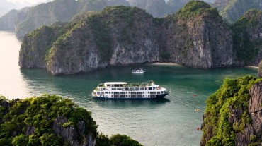 Best Choice: Mon Cheri Cruise + Hanoi 4* Hotel Package 3 Days