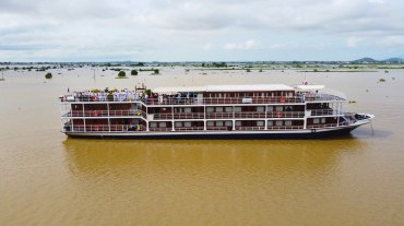 RV Indochine I Cruise Upstream 9 days: Ho Chi Minh City - Siem Reap