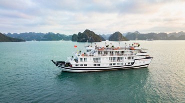 Cozy Bay Grand Cruise 2 Days 1 Night
