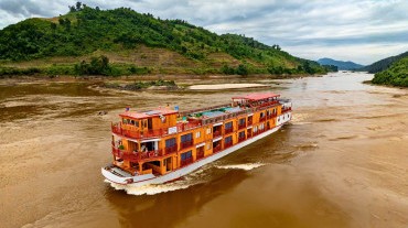 Mekong Star Cruise Downstream 11 days: Chiang Rai/Golden Triangle - Vientiane