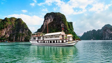 Cozy Bay Grand Cruise 2 Days 1 Night