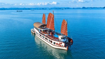 Barco Red Dragon 3 Days 2 Nights