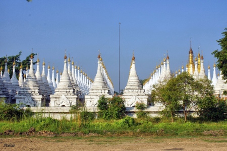 Kuthodaw Pagoda