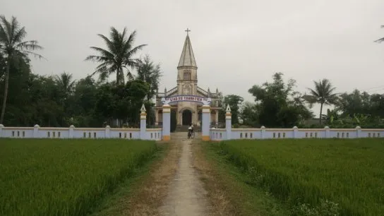 Come to the peaceful Thanh Tien Village