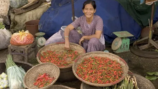 Dong Ba Market