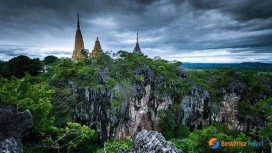 Phnom Sampov