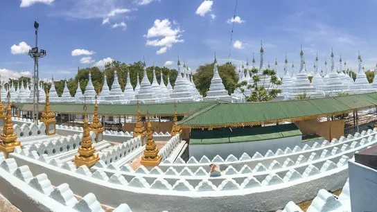 Kuthodaw Pagoda (2)