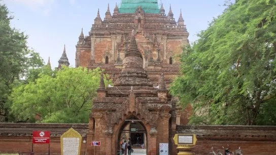 Htilominlo Temple Bagan