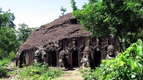 Phowintaung Cave