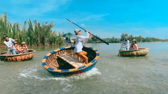 Thrilling Basket Boat Show