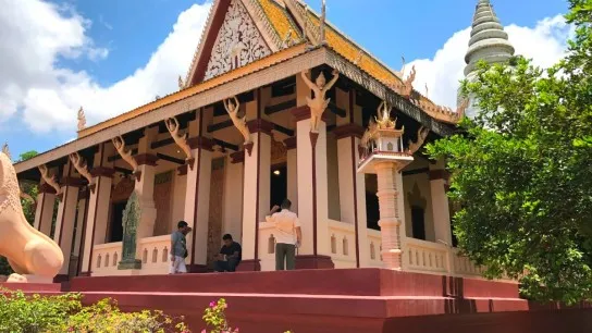 Day 4 Wat Phnom - Historical Site That Symbolizes The Name Of Phnom Penh